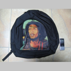 Bob Marley ruksak čierny, 100% polyester. Rozmery: Výška 42 cm, šírka 34 cm, hĺbka až 22 cm pri plnom obsahu